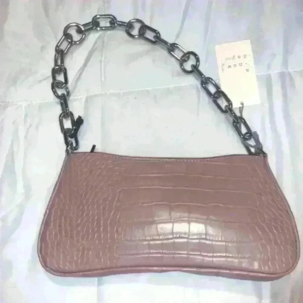 A new day chain purse NWT
